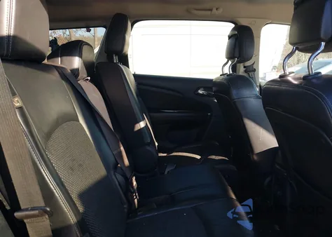 2019 Dodge Journey Crossroad z USA, uszkodzony, nr VIN 3C4PDCGG3KT778533